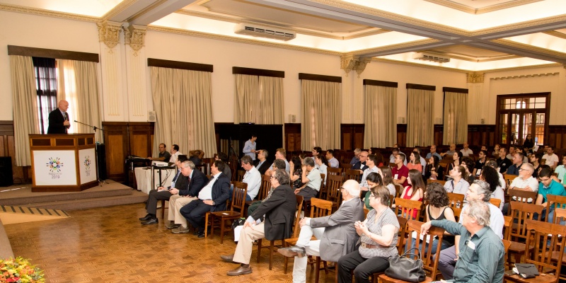 https://atualizacao.fealq.org.br/esalqshow-2021-abordara-a-cadeia-produtiva-da-cana/