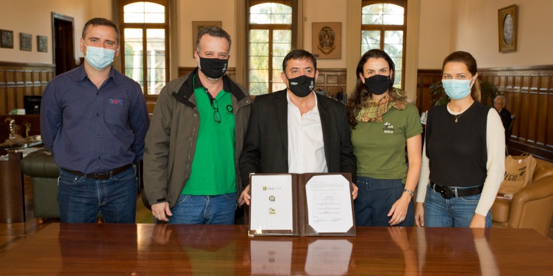 https://atualizacao.fealq.org.br/fealq-participa-de-convenio-entre-esalq-usp-e-associacao-de-olho-no-material-escolar/
