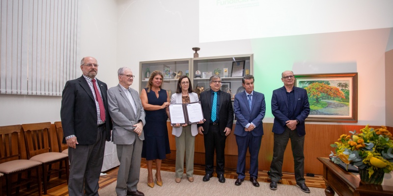 https://atualizacao.fealq.org.br/com-gestao-administrativo-financeira-da-fealq-cpa-citros-e-oficializado-pela-fapesp-esalq-usp-e-fundecitrus/
