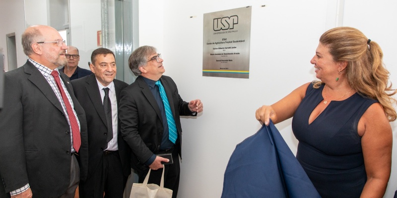 https://atualizacao.fealq.org.br/fealq-prestigia-inauguracao-do-centro-de-agricultura-tropical-sustentavel-da-esalq-usp-e-tem-atuacao-destacada-pelo-reitor-da-usp/